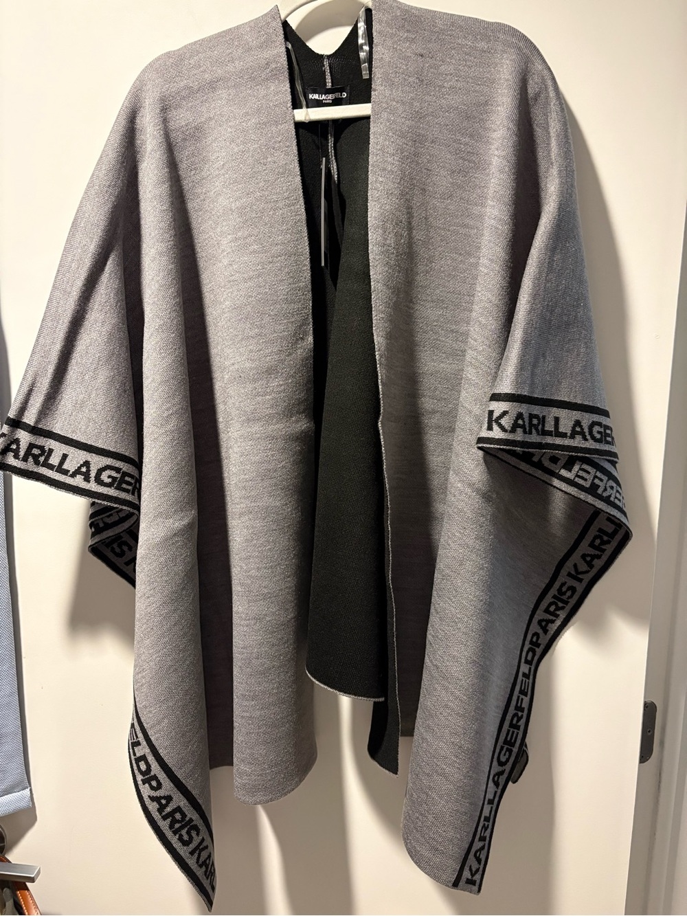 Karl Lagerfeld Women’s Poncho Gray and Black Logo-Trim Sweater Knit